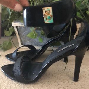 LIKE DREAMS ankle strap‎ black gold clasp heels